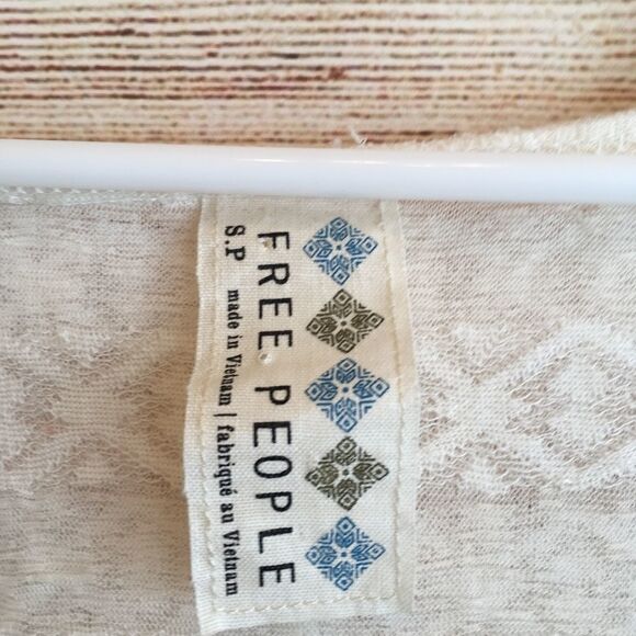 FREE PEOPLE TOP IN CREAM‎ - Picture 5 of 6